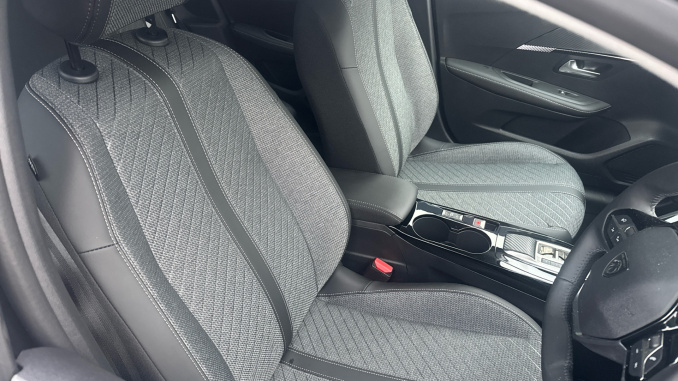 Peugeot 208 1.2 Hybrid 110 Allure 5dr e-DSC6 Petrol Hatchback - Image 12